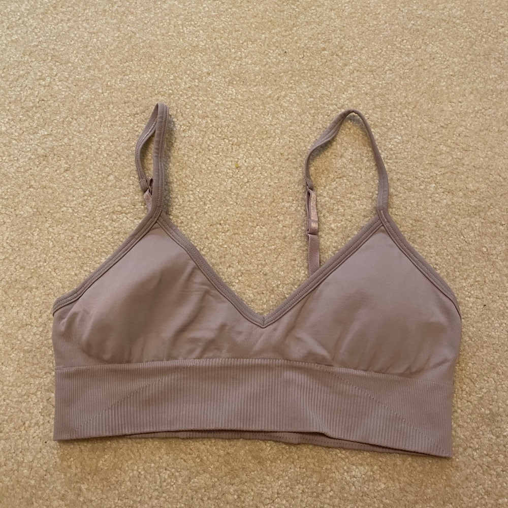 LIKE NEW LULULEMON EBB TO STREET BRA